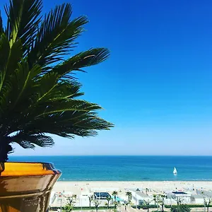Hotel Select & -