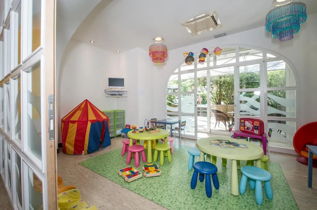 Hotel Maddalena Riccione 3*,  Italie